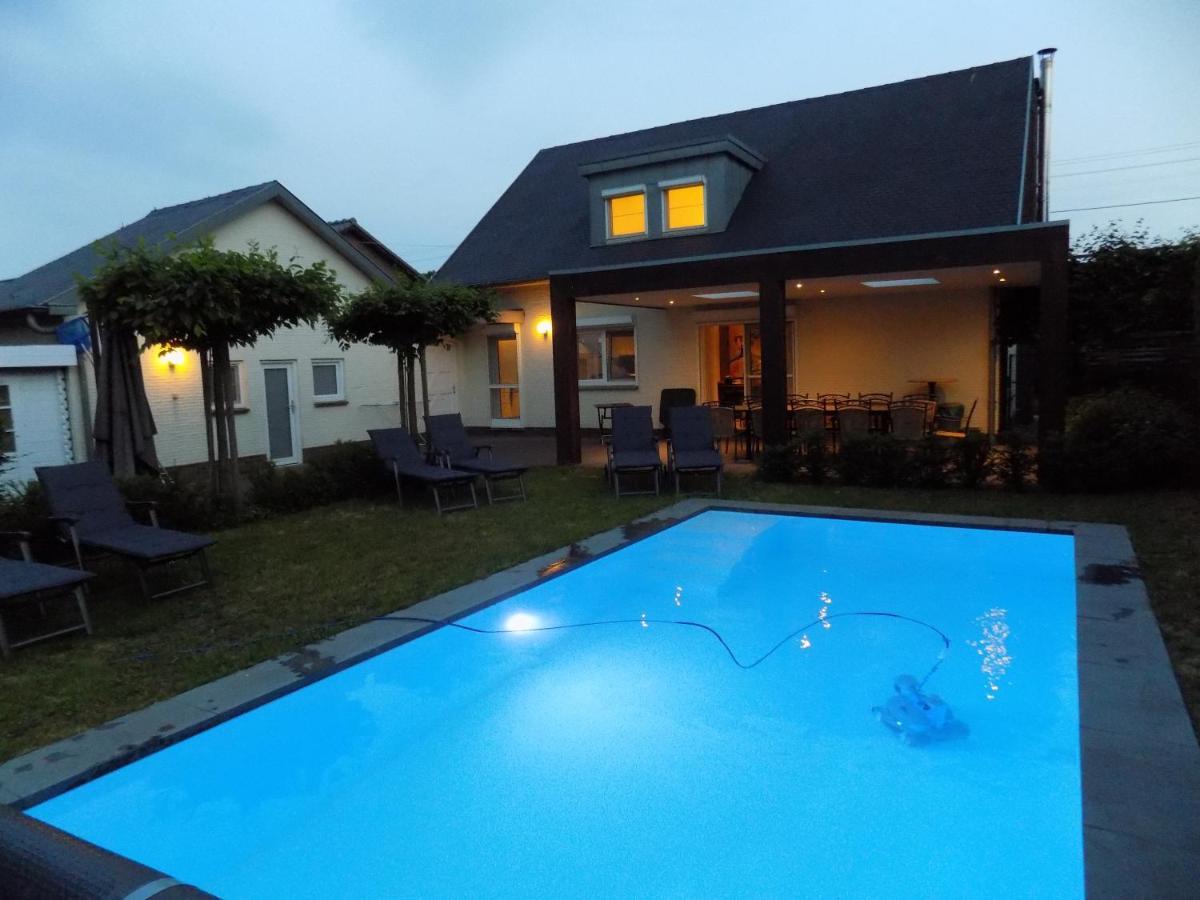 Villa Maas & Kempen Maaseik Exterior photo